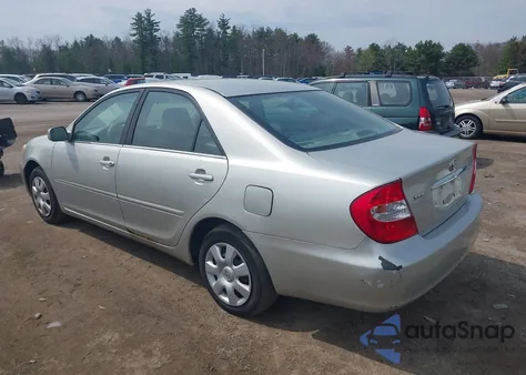 2004 Toyota Camry Le z USA, uszkodzony, nr VIN 4T1BE32K94U928118